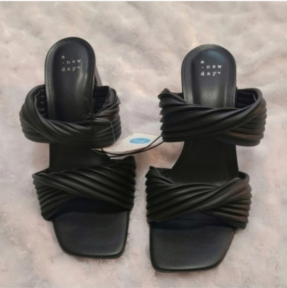 A New Day Jessa Block Heels Black - Picture 5 of 9